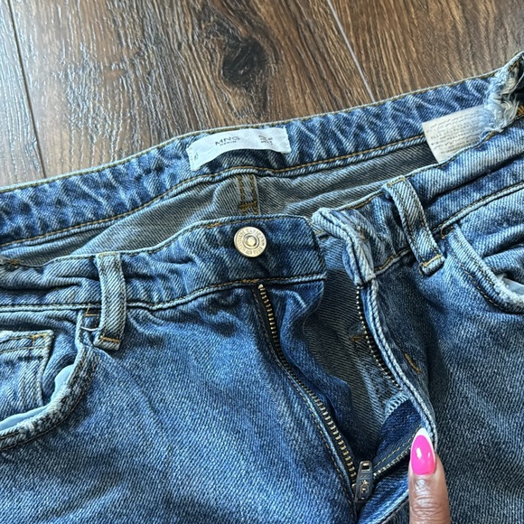 Distressed Jeans - Picture 7 of 9